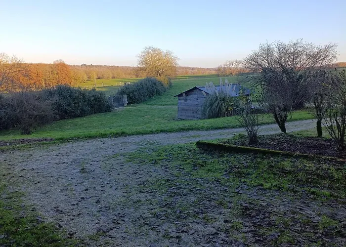 - Les Hirondelles Holiday home *