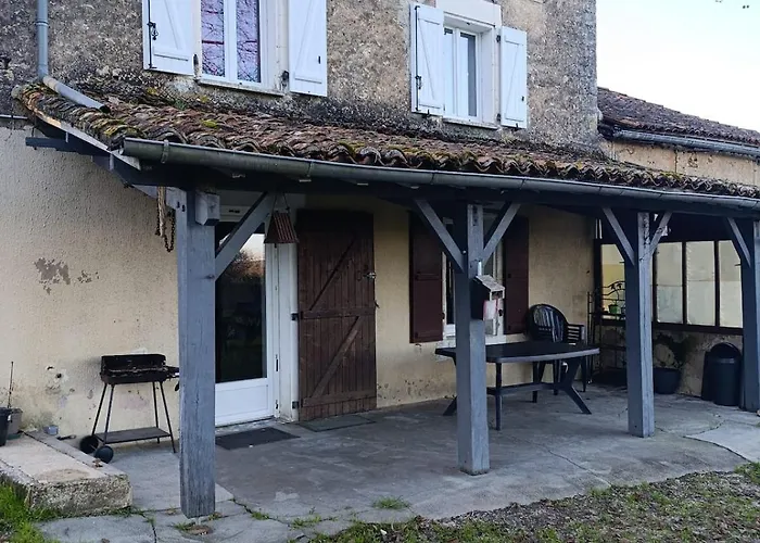 - Les Hirondelles Holiday home *