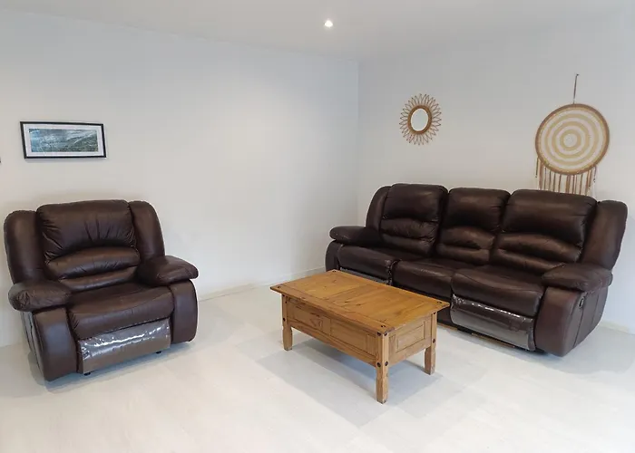 - Les Hirondelles La Feuillie (Manche)