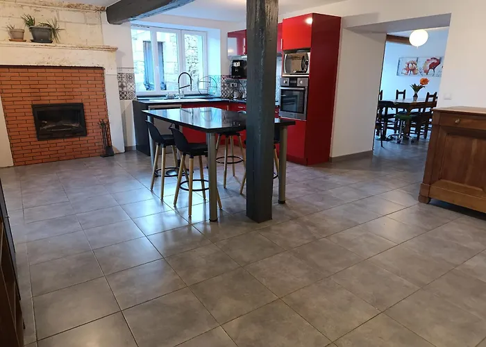 - Les Hirondelles Holiday home *